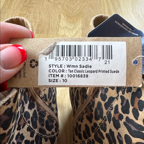 TOMS Sadie Tan Classic Leopard Printed NWT - Picture 6 of 11